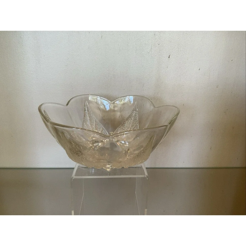Vintage Raised Beaded Leaf Pattern Scalloped Edge 7